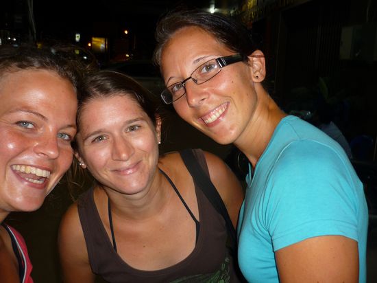 Man beachte meinen gelben Raucher- Zahn. Aber es ist halt kaum was schoener beim Reisen, als das ausgiebige Rauchen... 