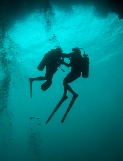 Vor allem fuer dieses!
Nishaq und ich (er gross, ich klein..wie im richtigen Leben..)