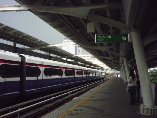 ..und mit dem Sky- Train