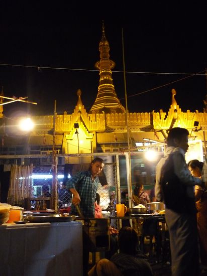 Jahrmarkt an der Sule Paya