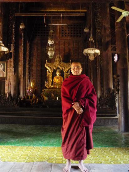 Diese Moench hat uns viel uebers Kloster - Leben erzaehlt