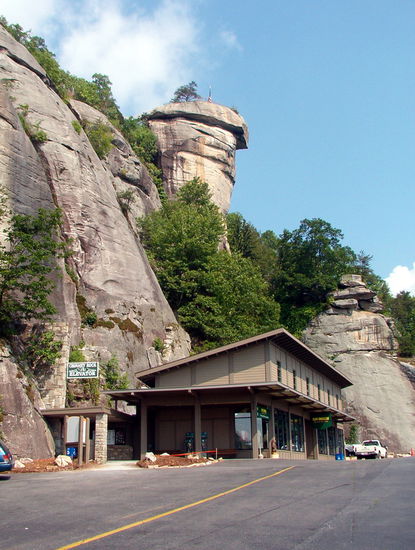 Der Eingang zum Chimney Rock
http://www.chimneyrockpark.com