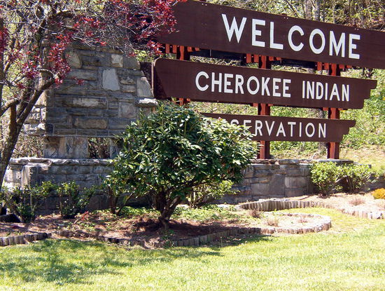 http://www.cherokeesmokies.com