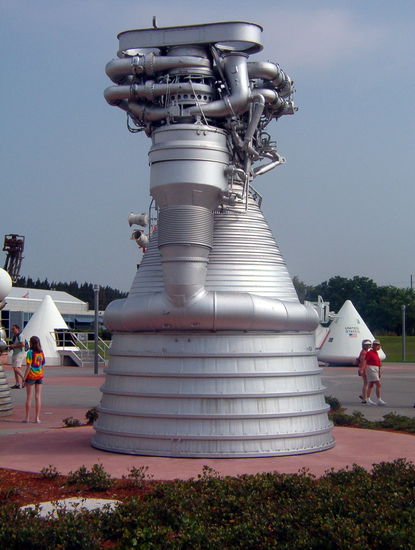 Ein Triebwerk der Saturn Rakete. Dieses Triebwerk erzeugte das lauteste Geräusch aller Zeiten