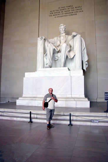 Zu Füßen von Abraham Lincoln