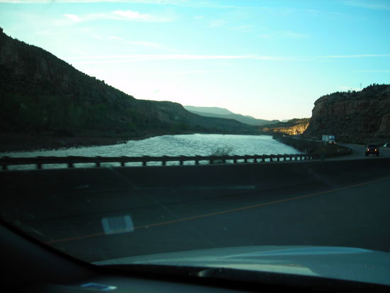 Ein kurzer Blick auf den Colorado River in der Nähe von Grand Junction.