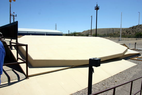 Wenn diese Klappe aufgeht hat entweder Donald Trump den Verstand verloren, oder Skynet die Macht übernommen