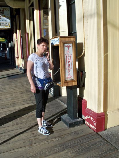 Ja Pa, ich bringe Little Joe etwas zum Naschen mit 