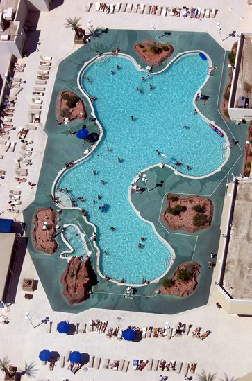 Blick auf den Pool aus 280m