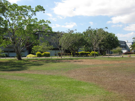 Darwin High School - unser Arbeitsplatz
und wir koennen da evtl noch paar weitere Wochen arbeiten
