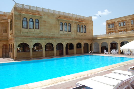 den Pool haben wir uns gegoennt. Hinterher war ich so sauber wie seid Wochen nicht...