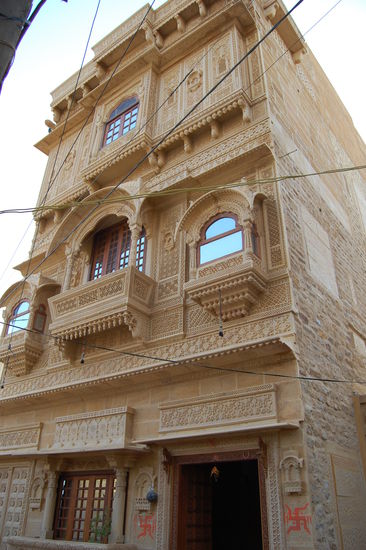 Haveli (alte Villa des Maharadschas) in Jaisalmer. Erbaut aus gelben Sandstein.