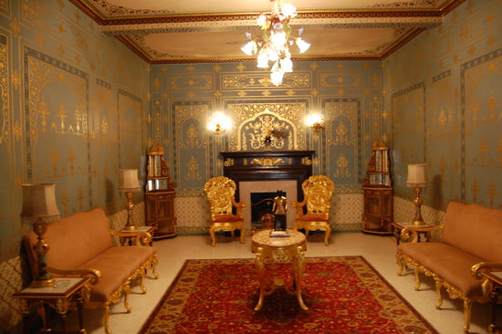 ein Zimmer des Maharadschas. Sehr gemuetlich....