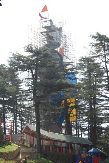 Tempel und Staue in Shimla