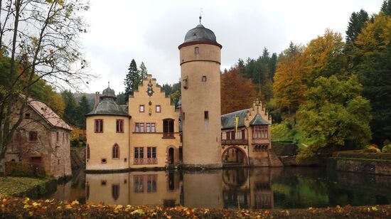 10 Wasserschloß Mespelbrunn