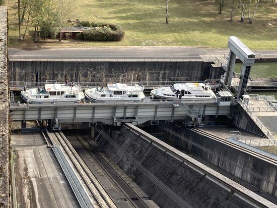 30 Schiffshebewerk in Aktion