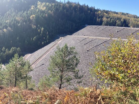 35 Pierre Percee - eine gewaltige Gewichtsstaumauer