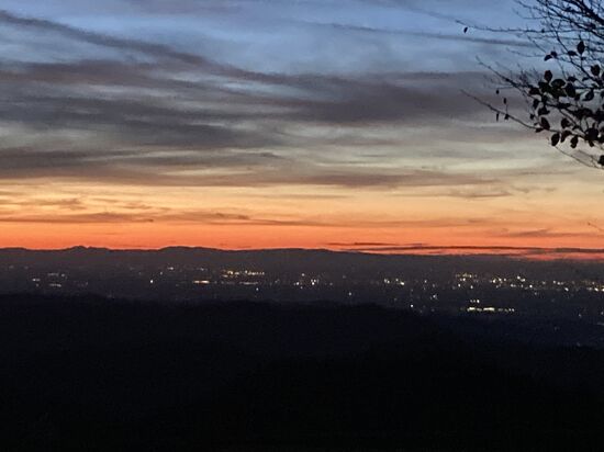 51 Auffahrt zur B500 - Schwarzwaldhochstraße - Aussichzspunkt Roßbühl
    25.10.2024 um 18:59 Uhr