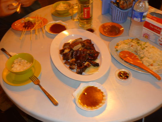 Gebratene Ente, gebratener Reis und natuerlich die legendaeren Spiesschen =)