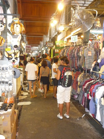 Zum Glück war es dank dem andauernden Regen nicht ganz so voll, sonst hätten wir wahrscheinlich nichtmal die 2 Stunden ausgehalten 