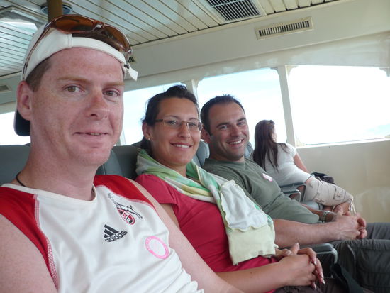 Fertig, aber gluecklich, dass es endlich weiter Richtung Koh Tao geht...