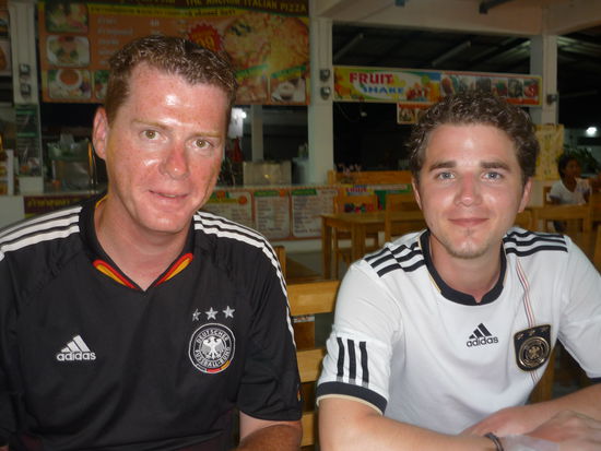 Die Garnelen waren lecker - da sieht man den beiden an 