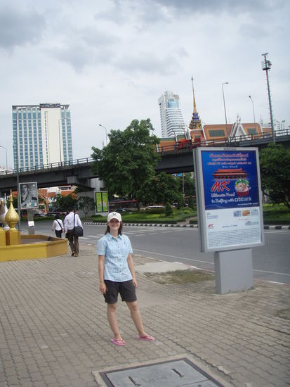 Müde gehen wir noch zum Tempel