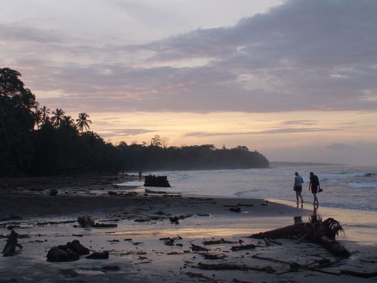 Sonnenuntergang am Playa Negra - nicht von dieser Welt!