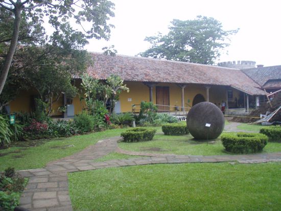 Eine der mysterioesen Steinkugeln