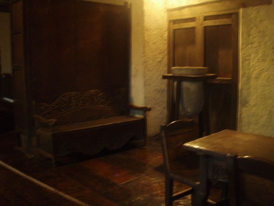 Antike Moebel im Kolonialstil