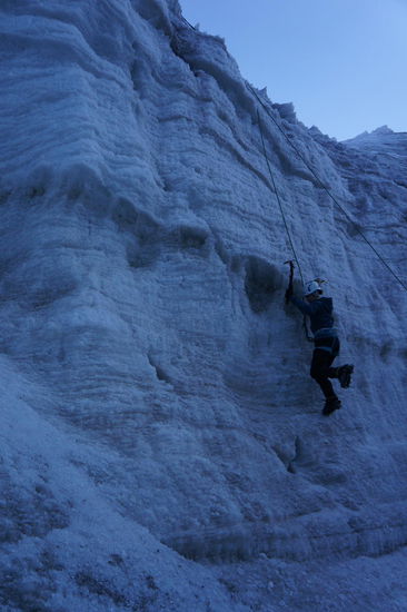 beim Eisklettern