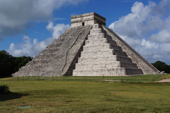 die große Pyramide von Chichen Itza