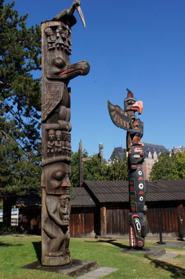 Totempfähle in Victoria