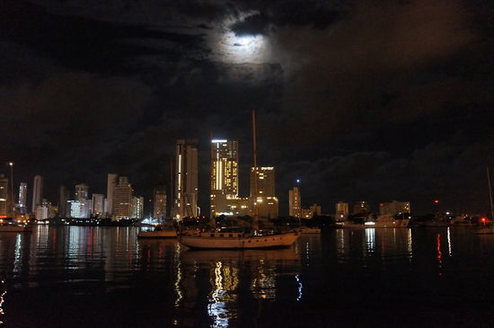 nächtlicher Hafen von Cartagena