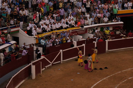 Da fliegen vor Begeisterung die Sombreros