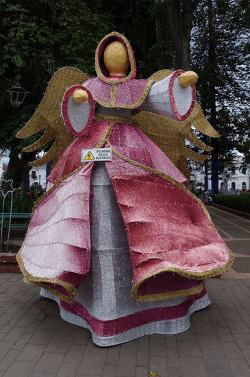 Achtung, gefährlicher Starkstromengel!