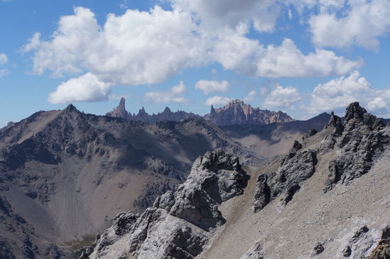 Die Berge um Torre Frey