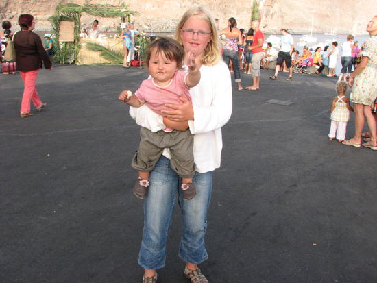 Mascha und Yara beim Fest