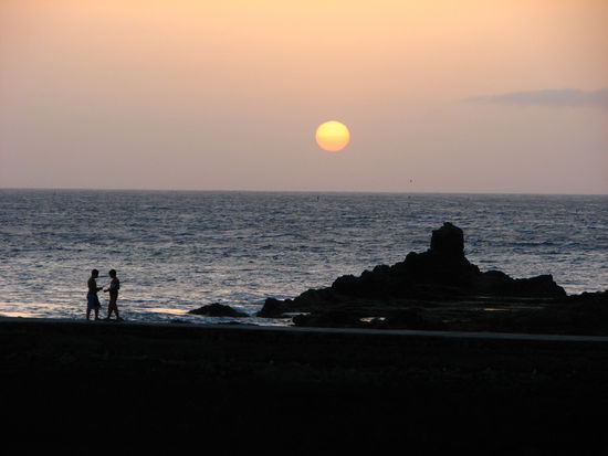 Wenn diese Kugel ins Meer fällt, dann zischt das immer so.