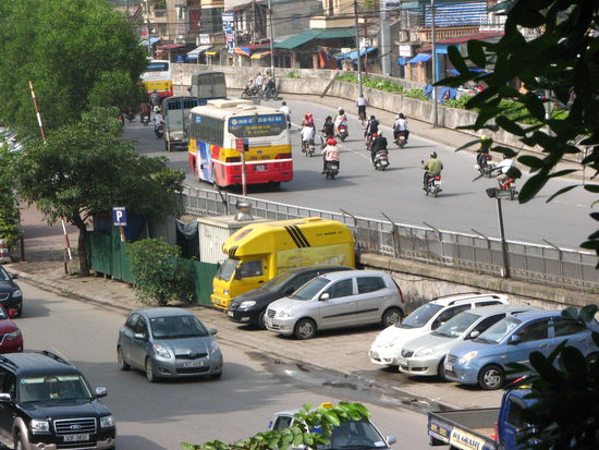 Blick vom Hotel auf die Straße.