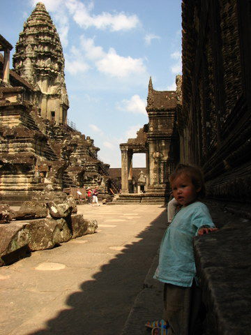 Angkor Wat. Lia im Tempel.
