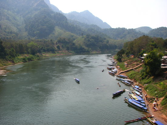 Hafen von Nong Khiaw
