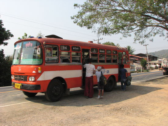 Mit dem Linienbus nach Nan (Thailand)