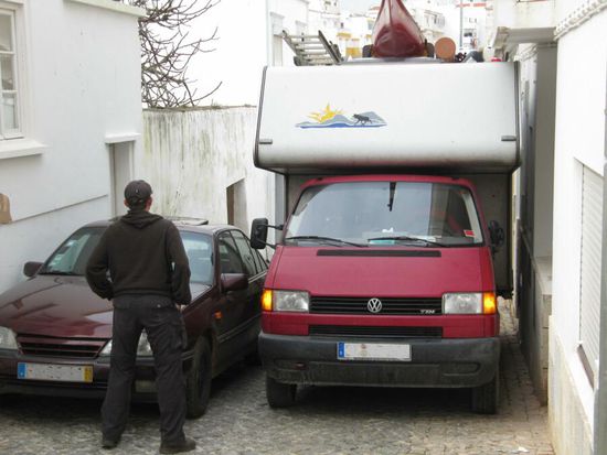 Da hilft alles nichts,  hier geht es  nur noch mit dem Rückwertsgang.