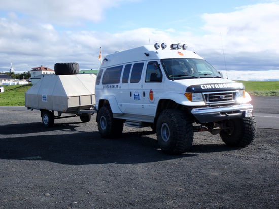 aber mit dem doch bestimmt? Nicht alle Autos in Island sehen so aus, aber eine Seltenheit ist es nicht.