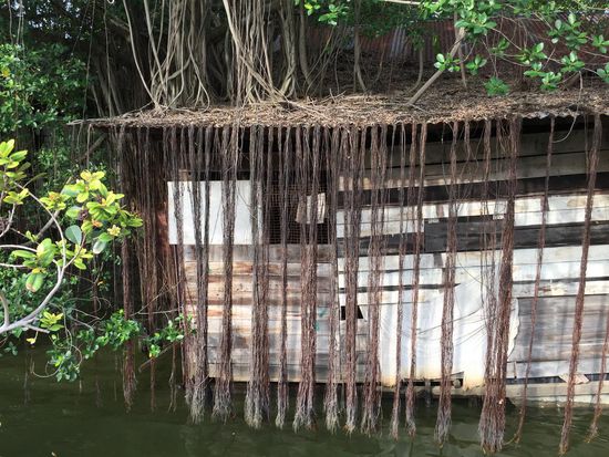 Die unschönere Flussseite