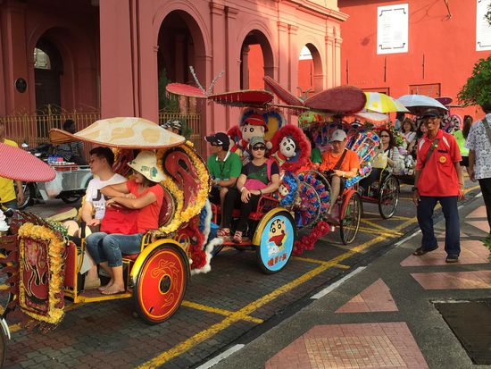 Die DiscoTukTuks mit Musik, Licht und Blingbling