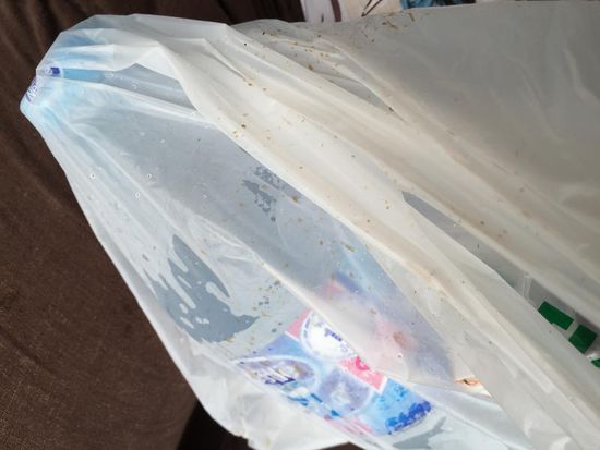 Dreckige Affenfingerabdrücke nach dem Kampf