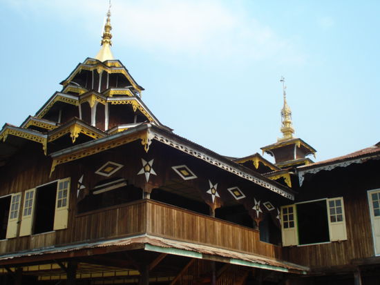 kleines Kloster in Khaung Daing