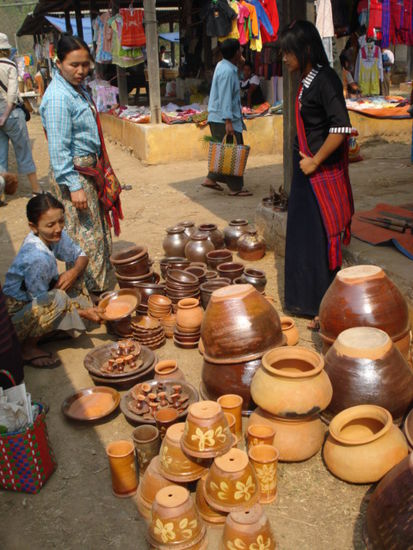 Markt in Khaung Daing